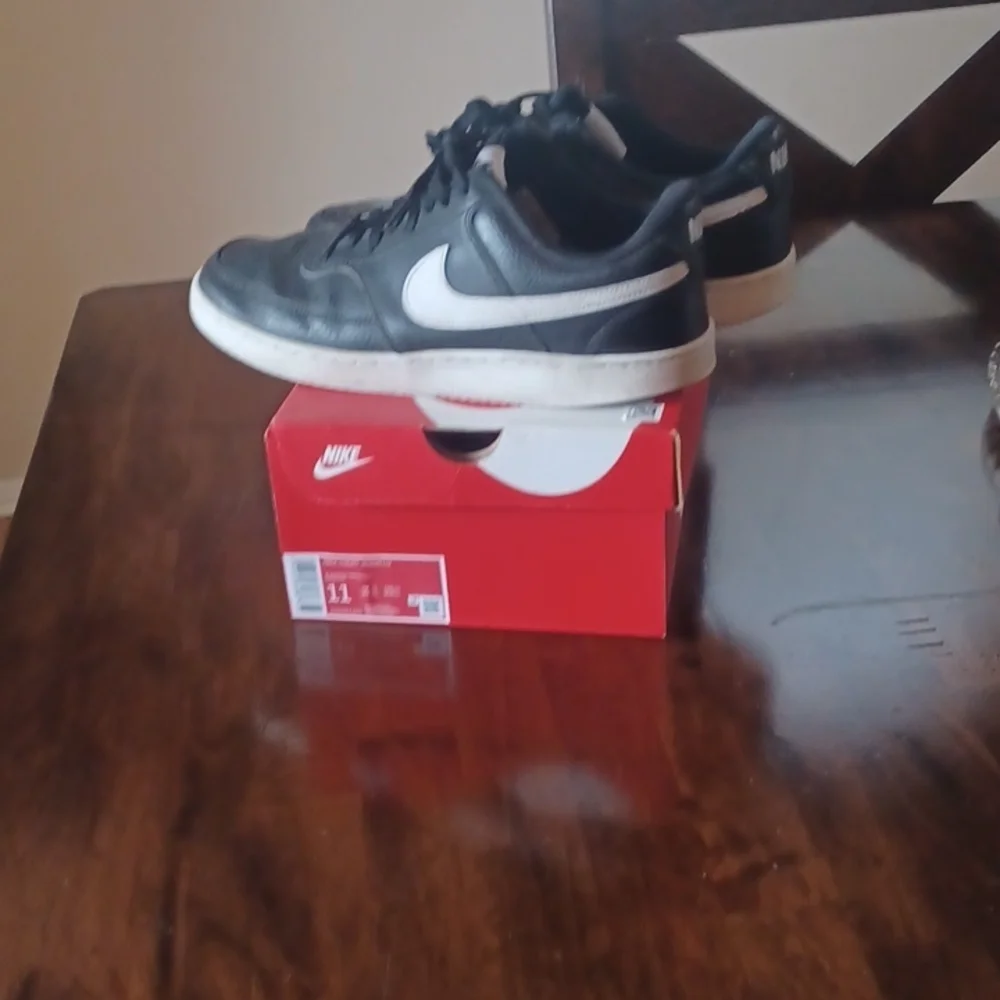 - Men's Nike Court vision shose - Picture 5 of 9